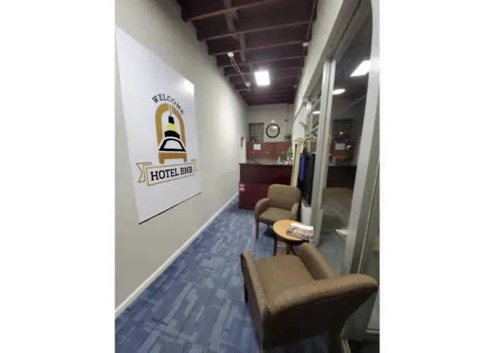Hotel Budget-friendly And Free Coffee Downtown