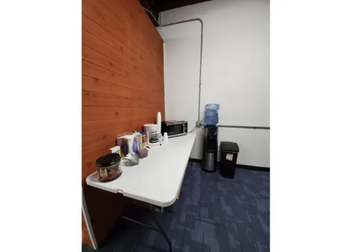 Budget-friendly And Free Coffee Downtown Hotel *